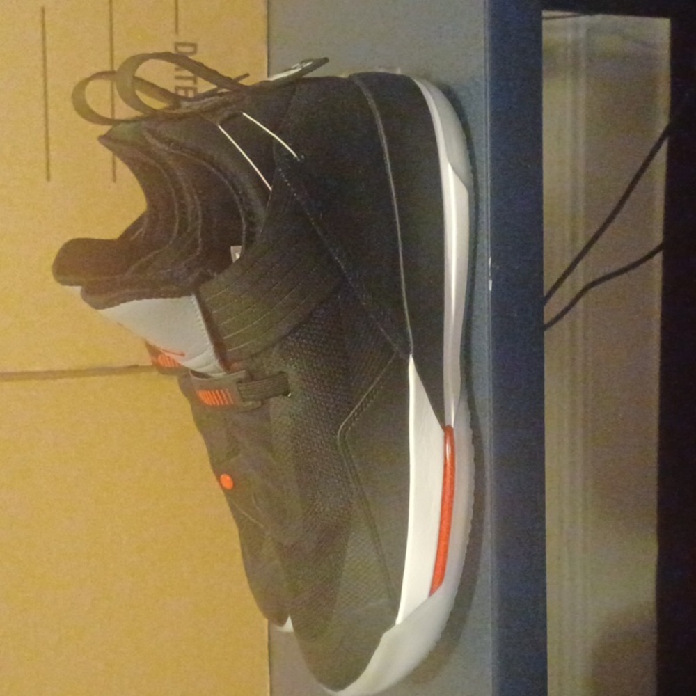 Jordan 33 Low